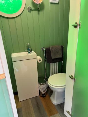Ted'S Shed Apartment บิชอปโอ๊คแลนด์ ภายนอก รูปภาพ