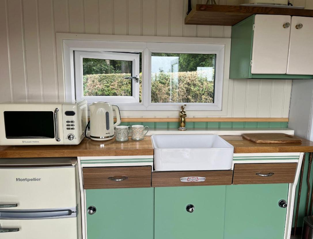 Ted'S Shed Apartment บิชอปโอ๊คแลนด์ ภายนอก รูปภาพ