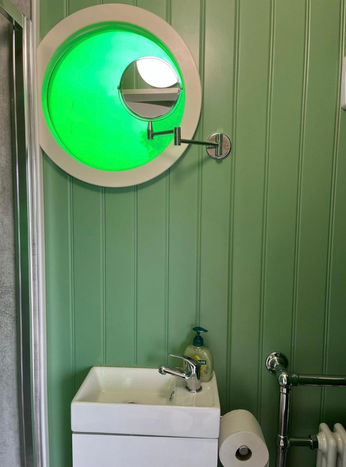 Ted'S Shed Apartment บิชอปโอ๊คแลนด์ ภายนอก รูปภาพ